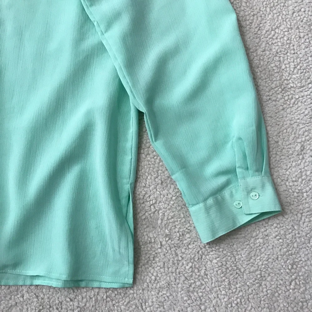 SOLD Mint Green Long Sleeve Top Button Down Blouse Pit to Pit 25" Size 2X 🚨 - Picture 13 of 13